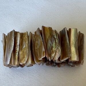 Park Lane Sand Dune Stretchy Bracelet with Mother of Pearl NWOT